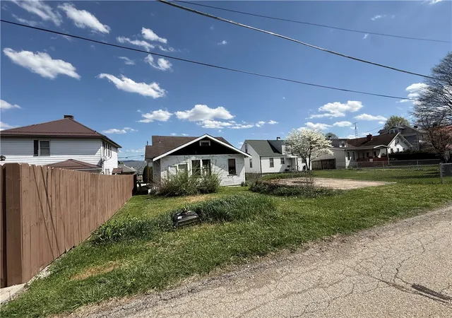 Photo 3 of Single family home for sale at 12 Connor St, Uniontown, PA 15401 | MLS# 1749219 | Listing updated on 2026-09-11