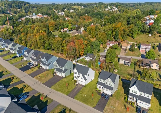 Photo 4 of Single family home for sale at 148 Arnoni Dr, Jefferson Hills, PA 15025 | MLS# 1749321 | Listing updated on 2026-10-05