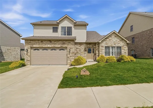 Photo 2 of Single family home for sale at 301 Juniper Way, Peters Twp, PA 15317 | MLS# 1749529 | Listing updated on 2026-09-15