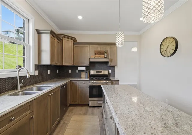 Photo 4 of Single family home for sale at 301 Juniper Way, Peters Twp, PA 15317 | MLS# 1749529 | Listing updated on 2026-09-15