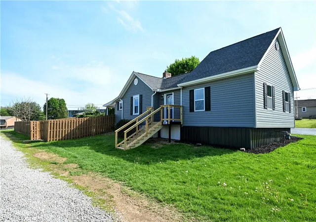 Photo 3 of Single family home for sale at 485 Wendel Rd, Irwin, PA 15642 | MLS# 1749542 | Listing updated on 2026-09-11