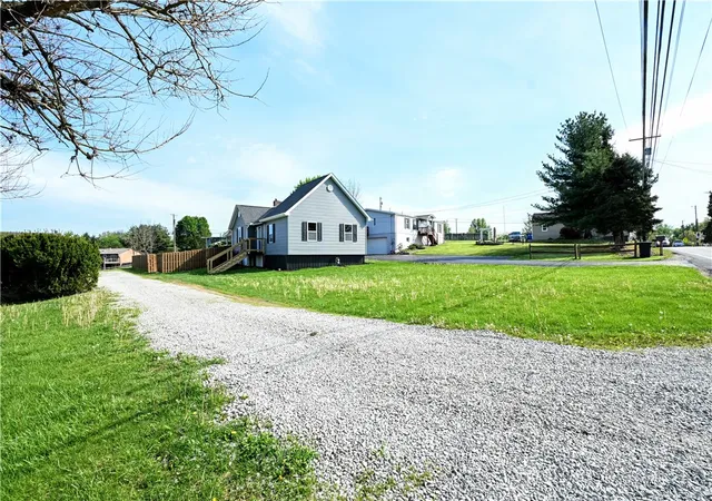 Photo 3 of Single family home for sale at 485 Wendel Rd, Irwin, PA 15642 | MLS# 1749542 | Listing updated on 2026-09-11