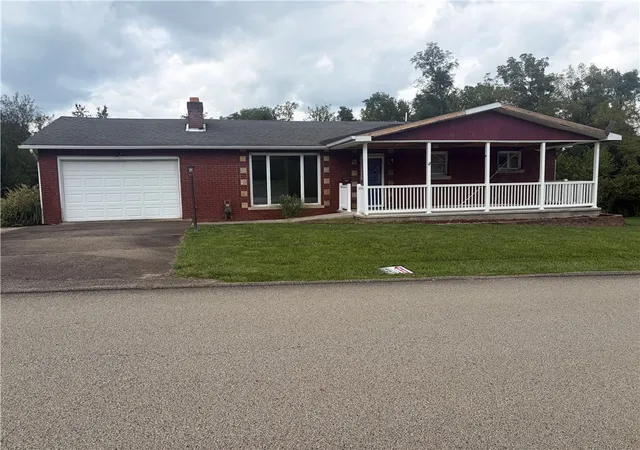 Photo 1 of Single family home for sale at 1508 W Green St, Dunbar Twp, PA 15425 | MLS# 1749948 | Listing updated on 2026-09-12