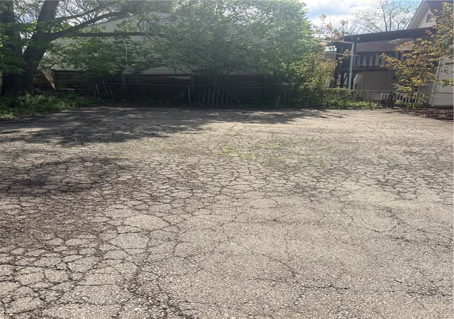 Photo 3 of Single family home for sale at 591 E Maiden St, Washington, PA 15301 | MLS# 1747148 | Listing updated on 2026-09-10