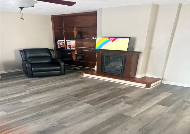 Photo 3 of Single family home for sale at 591 E Maiden St, Washington, PA 15301 | MLS# 1747148 | Listing updated on 2026-09-10