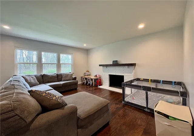 Photo 3 of Single family home for sale at 112 Creese St Ext, Hopewell Twp, PA 15001 | MLS# 1750399 | Listing updated on 2026-09-20