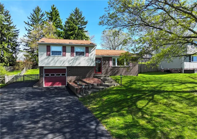 Photo 2 of Sale Pending at 417 Linden Dr, Cheswick, PA 15024 | MLS# 1750709 | Listing updated on 2026-09-08
