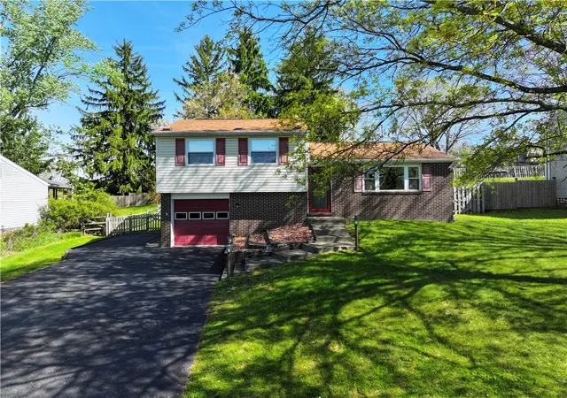 Photo 3 of Sale Pending at 417 Linden Dr, Cheswick, PA 15024 | MLS# 1750709 | Listing updated on 2026-09-08