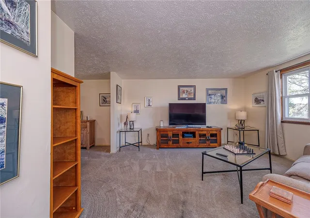 Photo 3 of Sale Pending at 417 Linden Dr, Cheswick, PA 15024 | MLS# 1750709 | Listing updated on 2026-09-08