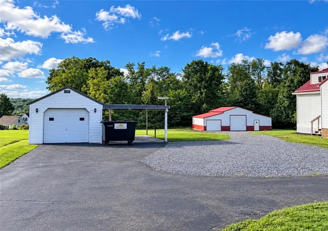 Photo 2 of Single family home for sale at 2017 Eastbrook Rd, New Castle, PA 16101 | MLS# 1750986 | Listing updated on 2026-09-11