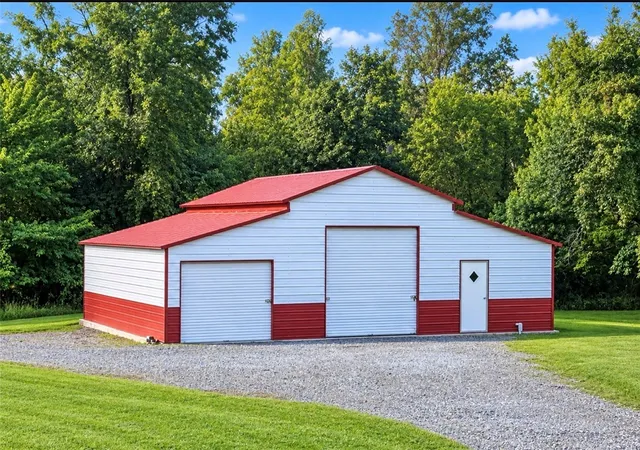 Photo 2 of Single family home for sale at 2017 Eastbrook Rd, New Castle, PA 16101 | MLS# 1750986 | Listing updated on 2026-09-11