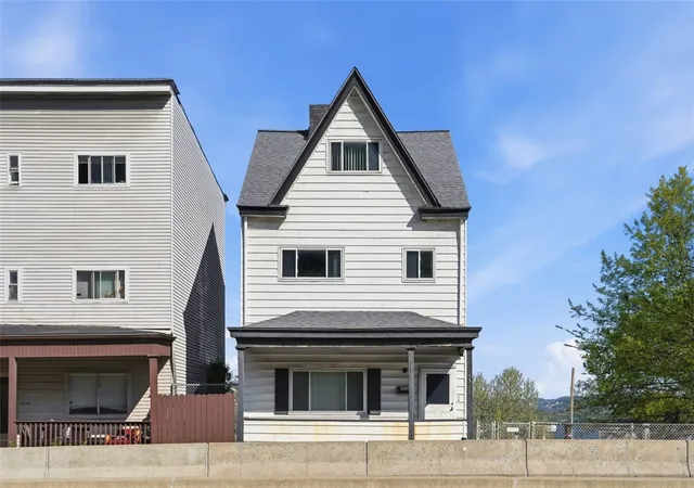 Photo 1 of Single family home for sale at 3535 Bigelow Blvd, Pittsburgh, PA 15213 | MLS# 1750960 | Listing updated on 2026-10-16