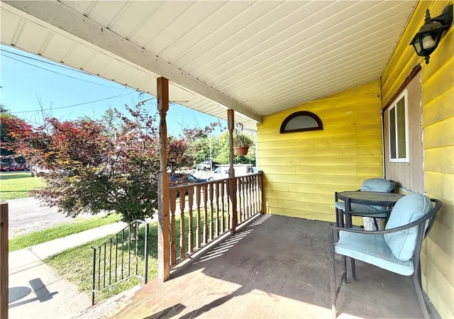 Photo 3 of Single family home for sale at 121 Elizabeth Ave, Evans City, PA 16033 | MLS# 1751069 | Listing updated on 2026-09-02