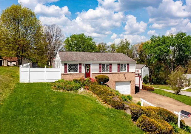 Photo 2 of Single family home for sale at 109 Shadeland Dr, Beaver, PA 15009 | MLS# 1750715 | Listing updated on 2026-09-01