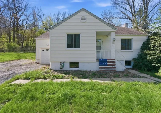 Photo 1 of Sale Pending at 805 Pittsburgh Rd, Butler, PA 16002 | MLS# 1750700 | Listing updated on 2026-09-20