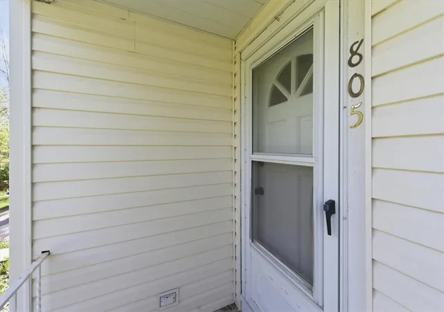 Photo 3 of Sale Pending at 805 Pittsburgh Rd, Butler, PA 16002 | MLS# 1750700 | Listing updated on 2026-09-20