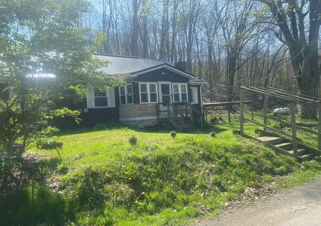 Photo 4 of Sale Pending at 1760 Jordan Holw Rd, Parker, PA 16049 | MLS# 1751393 | Listing updated on 2026-09-04