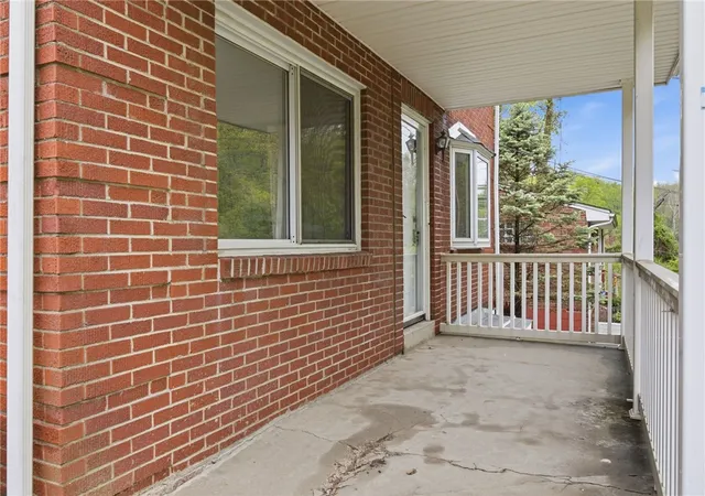 Photo 4 of Single family home for sale at 1126 Mifflin Rd, Lincoln Place, PA 15207 | MLS# 1751368 | Listing updated on 2026-09-09