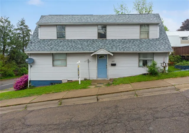 Photo 1 of Single family home for sale at 517 Moore St, New Kensington, PA 15068 | MLS# 1751460 | Listing updated on 2026-09-11