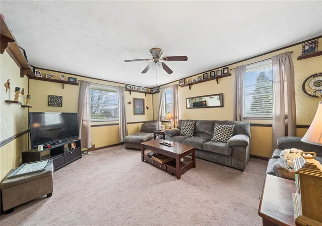 Photo 4 of Single family home for sale at 517 Moore St, New Kensington, PA 15068 | MLS# 1751460 | Listing updated on 2026-09-11