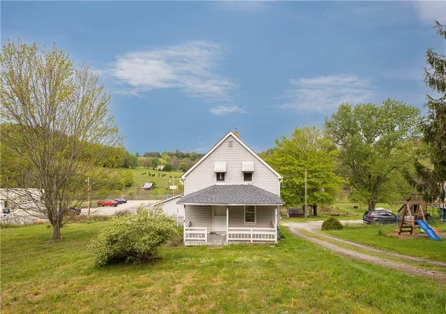 Single family home for sale at 514 Kings Rd, Apollo, PA 15613 | MLS# 1750735