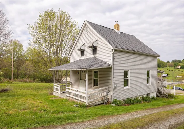 Photo 1 of Single family home for sale at 514 Kings Rd, Apollo, PA 15613 | MLS# 1750735 | Listing updated on 2026-10-20