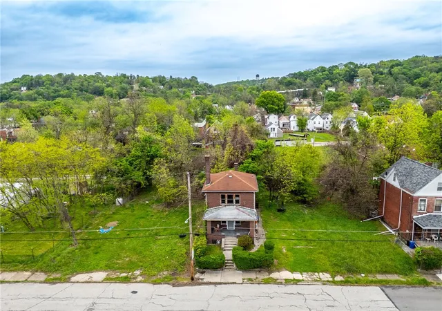 Photo 4 of Single family home for sale at 7025 Monticello, Pittsburgh, PA 15208 | MLS# 1751441 | Listing updated on 2026-09-26
