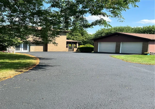 Photo 3 of Single family home for sale at 880 Pizza Barn Rd, Blairsville, PA 15717 | MLS# 1751169 | Listing updated on 2026-10-04