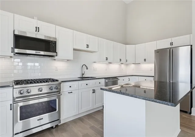 Photo 2 of Condo for sale at 3809 Liberty Ave #401, Pittsburgh, PA 15201 | MLS# 1751564 | Listing updated on 2026-09-06