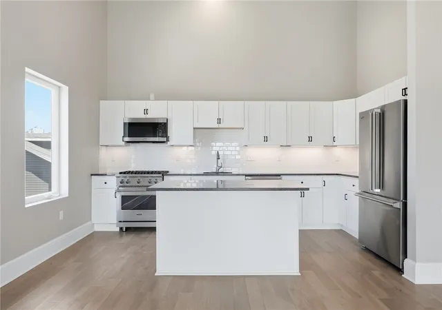 Photo 4 of Condo for sale at 3809 Liberty Ave #401, Pittsburgh, PA 15201 | MLS# 1751564 | Listing updated on 2026-09-06