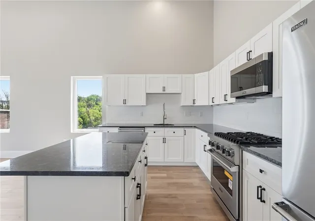 Photo 3 of Condo for sale at 3809 Liberty Ave #403, Pittsburgh, PA 15201 | MLS# 1751583 | Listing updated on 2026-09-06