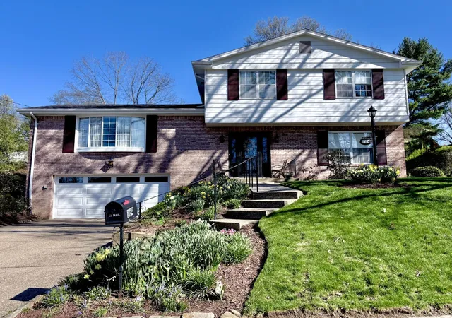 Photo 1 of Single family home for sale at 164 Penhurst Dr, Wilkins Twp, PA 15235 | MLS# 1751669 | Listing updated on 2026-09-08