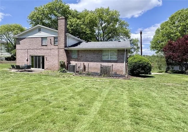 Photo 2 of Single family home for sale at 164 Penhurst Dr, Wilkins Twp, PA 15235 | MLS# 1751669 | Listing updated on 2026-09-08