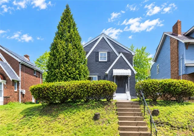 Photo 2 of Single family home for sale at 335 Lafayette, Fineview, PA 15214 | MLS# 1751827 | Listing updated on 2026-10-17