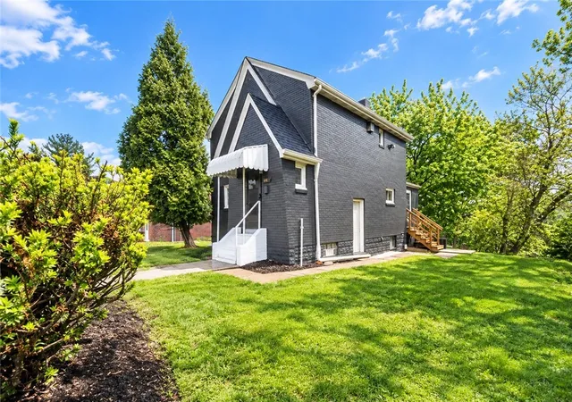 Photo 3 of Single family home for sale at 335 Lafayette, Fineview, PA 15214 | MLS# 1751827 | Listing updated on 2026-10-17