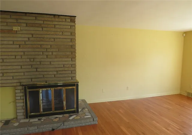 Photo 3 of Sale Pending at 2439 Red Oak Dr, Pittsburgh, PA 15220 | MLS# 1752253 | Listing updated on 2026-09-08