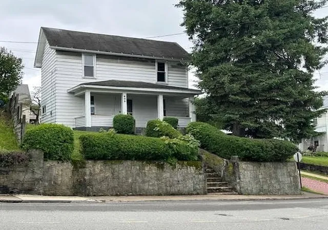 Photo 1 of Sale Pending at 400 Morton Ave, Butler, PA 16001 | MLS# 1752441 | Listing updated on 2026-09-11