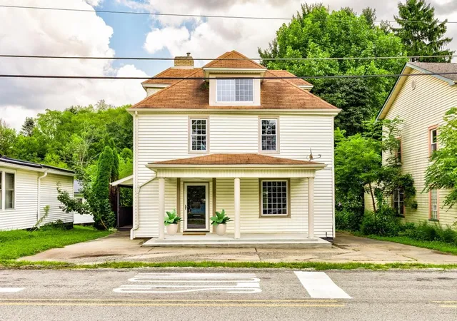 Photo 1 of Single family home for sale at 1660 Mercer Rd, Ellwood City, PA 16117 | MLS# 1752512 | Listing updated on 2026-09-02