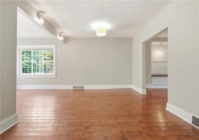 Photo 4 of Single family home for sale at 5443 Wellesley Ave, Pittsburgh, PA 15206 | MLS# 1752344 | Listing updated on 2026-09-11
