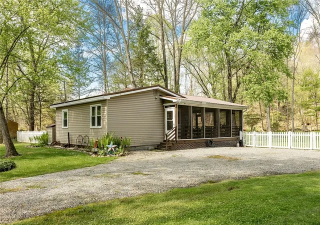 Photo 2 of Single family home for sale at 2771 River Dr, Jamestown, PA 16134 | MLS# 1752805 | Listing updated on 2026-09-14