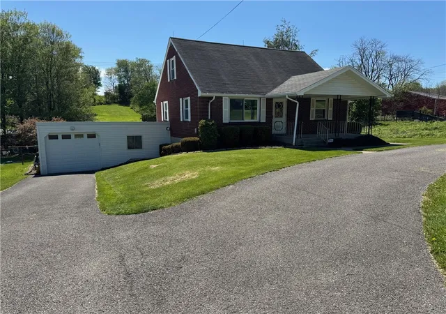 Photo 3 of Single family home for sale at 434 Freeport Rd, Jefferson Twp, PA 16002 | MLS# 1752918 | Listing updated on 2026-09-09