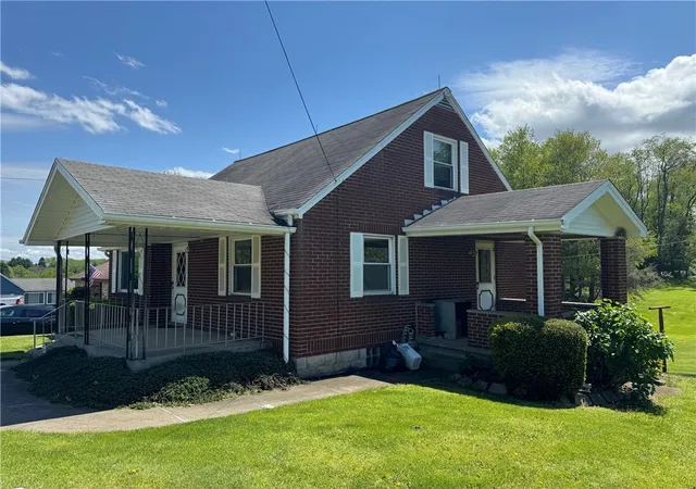 Photo 3 of Single family home for sale at 434 Freeport Rd, Jefferson Twp, PA 16002 | MLS# 1752918 | Listing updated on 2026-09-09