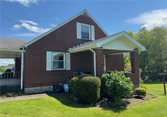 Photo 4 of Single family home for sale at 434 Freeport Rd, Jefferson Twp, PA 16002 | MLS# 1752918 | Listing updated on 2026-09-09