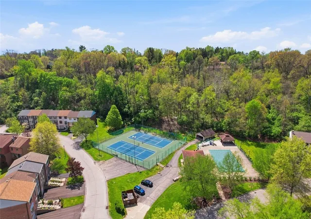 Photo 4 of Condo for sale at 642 Woodcrest Dr, Pittsburgh, PA 15205 | MLS# 1753045 | Listing updated on 2026-09-01