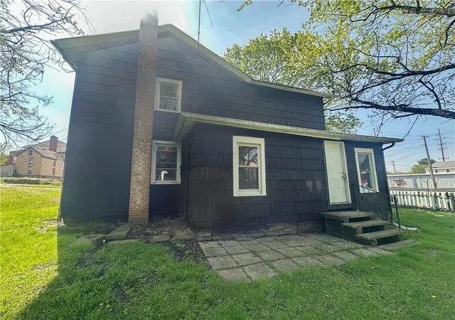 Photo 3 of Single family home for sale at 22 State St, Greenville, PA 16125 | MLS# 1753155 | Listing updated on 2026-09-11
