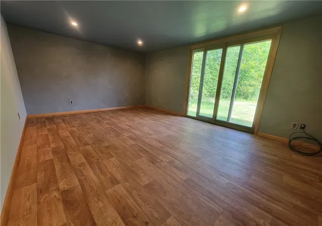 Photo 4 of Manufactured home for sale at 4109 3rd Street, Aliquippa, PA 15001 | MLS# 1753167 | Listing updated on 2026-09-03