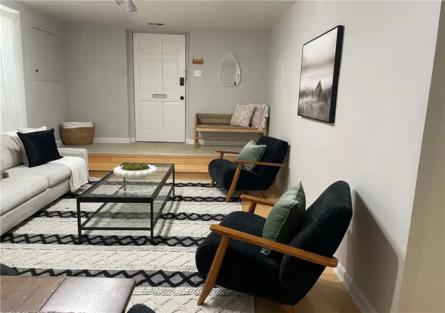 Photo 4 of Condo for sale at 940 Bellefonte St, Pittsburgh, PA 15232 | MLS# 1753967 | Listing updated on 2026-09-07