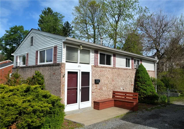 Photo 1 of Single family home for sale at 204 Lee Ave, Pittsburgh, PA 15237 | MLS# 1753556 | Listing updated on 2026-09-14
