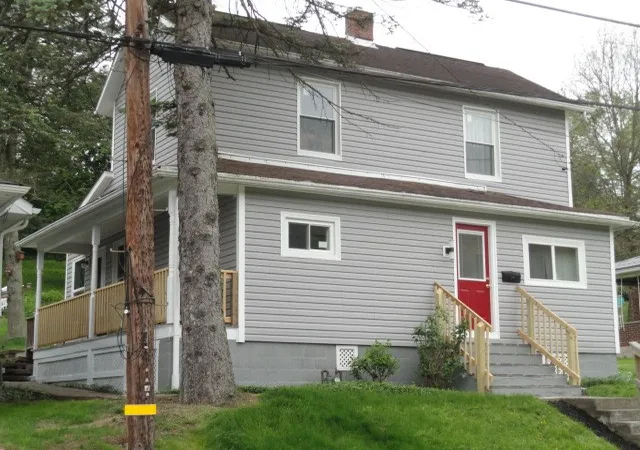 Photo 3 of Single family home for sale at 129 Whitestown Rd, Twp Of But Se, PA 16045 | MLS# 1754037 | Listing updated on 2026-10-06