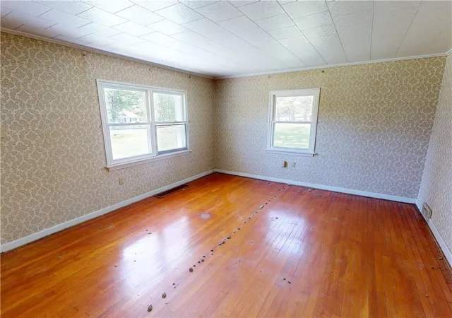Photo 3 of Single family home for sale at 140 Evergreen Dr, Aliquippa, PA 15001 | MLS# 1754081 | Listing updated on 2026-09-10